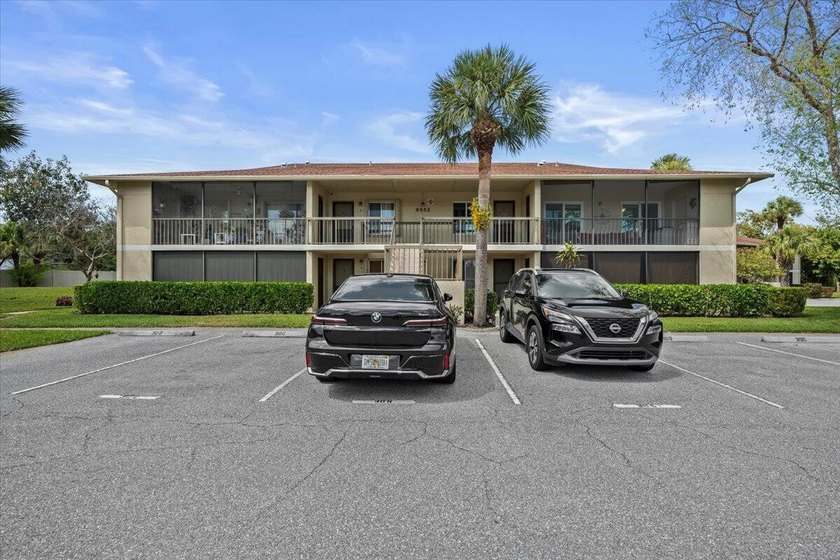 This beautifully updated 2-bedroom, 2-bath second-floor condo - Beach Condo for sale in Jupiter, Florida on Beachhouse.com