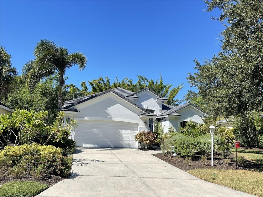 NEW ROOF (2025), NEW WATER HEATER (2025), NEW POOL (2022), NEW - Beach Home for sale in University Park, Florida on Beachhouse.com