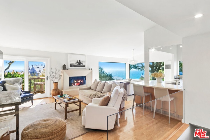 An exquisitely updated end-unit in the Zuma Bay Villas on Point - Beach Condo for sale in Malibu, California on Beachhouse.com