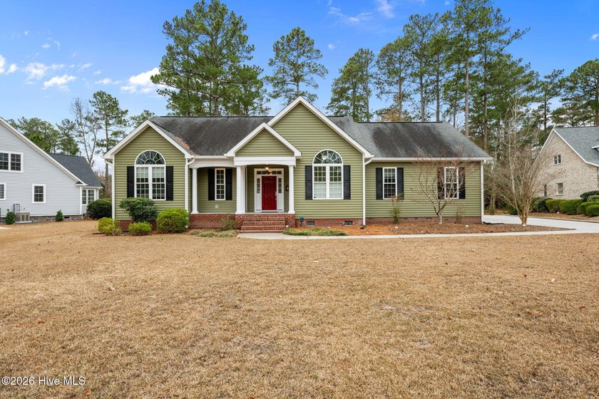 Welcome to your quintessential low-country retreat in the - Beach Home for sale in New Bern, North Carolina on Beachhouse.com