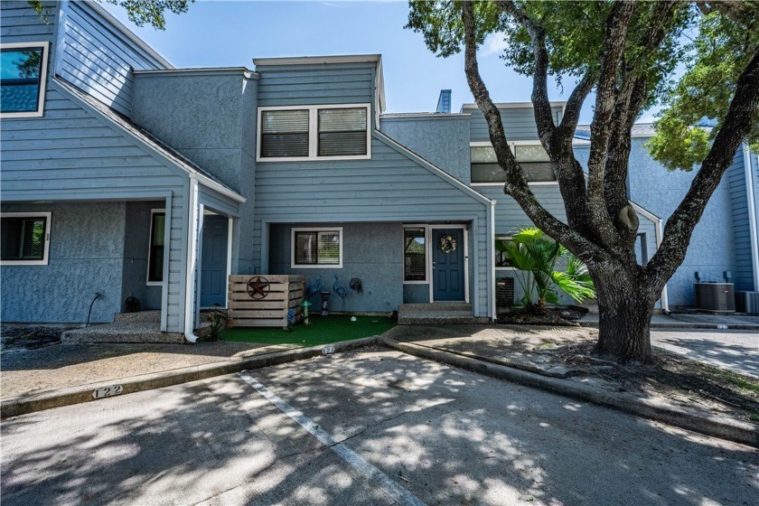 Whether you're searching for a primary residence, vacation - Beach Condo for sale in Rockport, Texas on Beachhouse.com