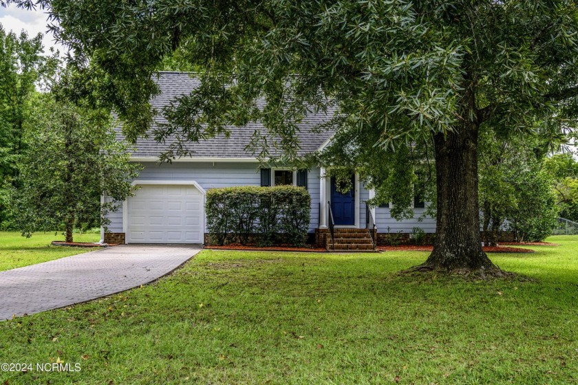 Welcome to 1005 Peach Tree Lane, a stunning two-story home - Beach Home for sale in New Bern, North Carolina on Beachhouse.com