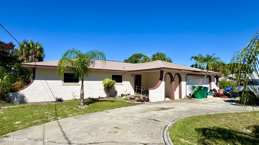 WOW!!! - Single Family, Screened-In-Pool Home, with 1.99 ACRES - Beach Home for sale in Merritt Island, Florida on Beachhouse.com
