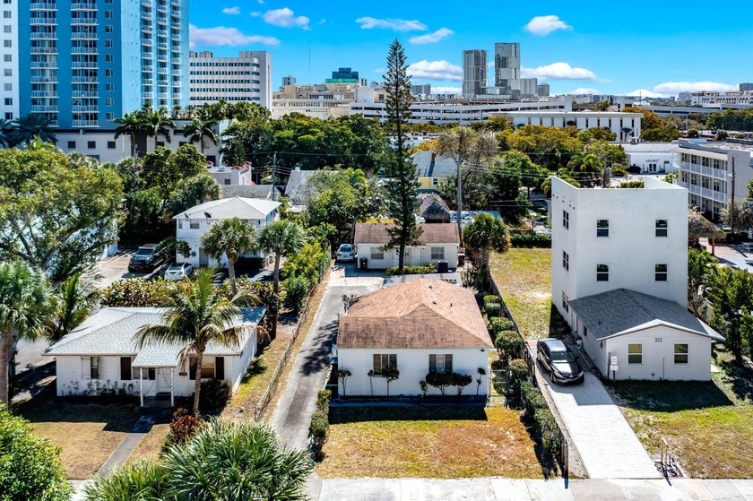 PHENOMENAL LOCATION AND GREAT OPPORTUNITY to own this property - Beach Townhome/Townhouse for sale in West Palm Beach, Florida on Beachhouse.com