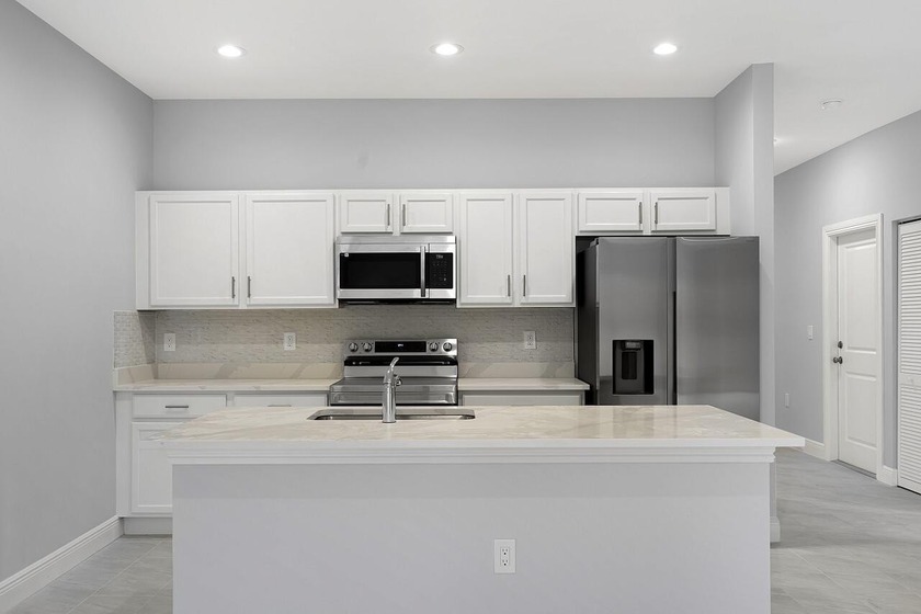 Prime Vero Beach location close to shopping, dining & airport - Beach Home for sale in Vero Beach, Florida on Beachhouse.com