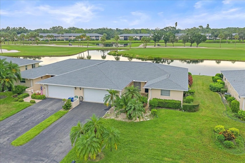 Exceptional opportunity to own this Palm Aire Country Club villa - Beach Home for sale in Sarasota, Florida on Beachhouse.com