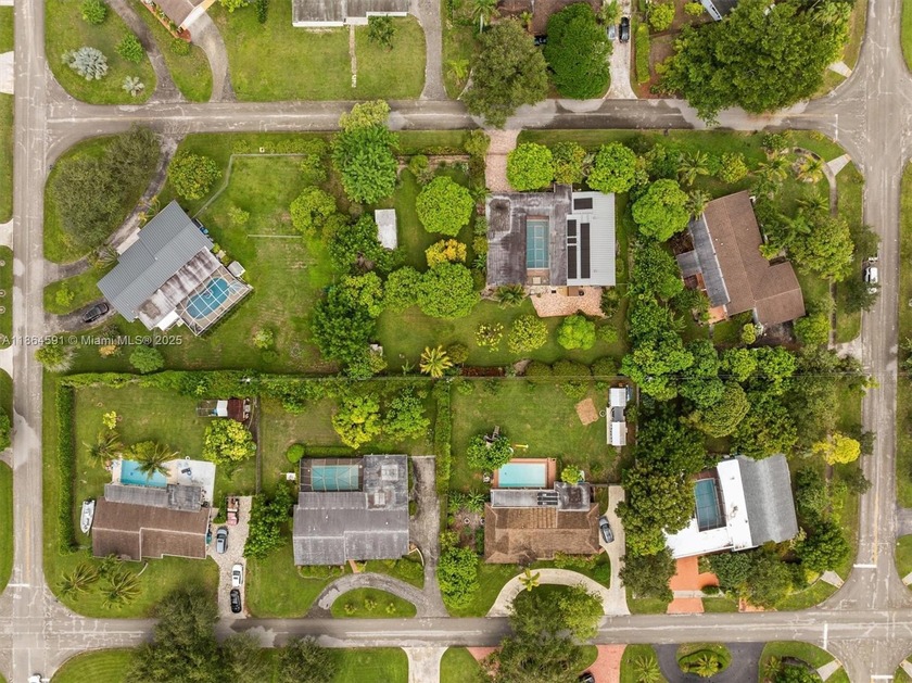 No HOA & Low Taxes!! Not Flood Zone (Elevation 13 Ft.) - Beach Home for sale in Palmetto Bay, Florida on Beachhouse.com