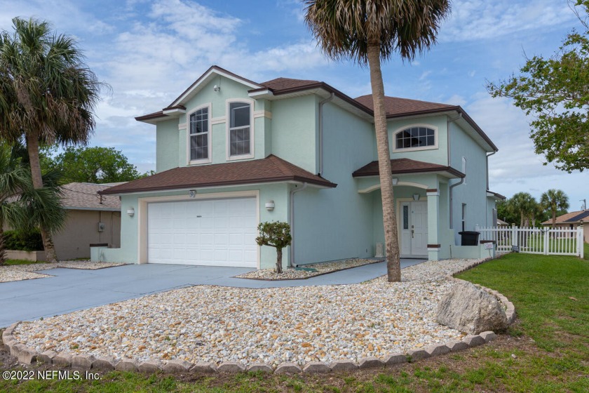 Beautiful 2 stories waterfront home with 3 bedroom, 2 1/2 - Beach Home for sale in Palm Coast, Florida on Beachhouse.com