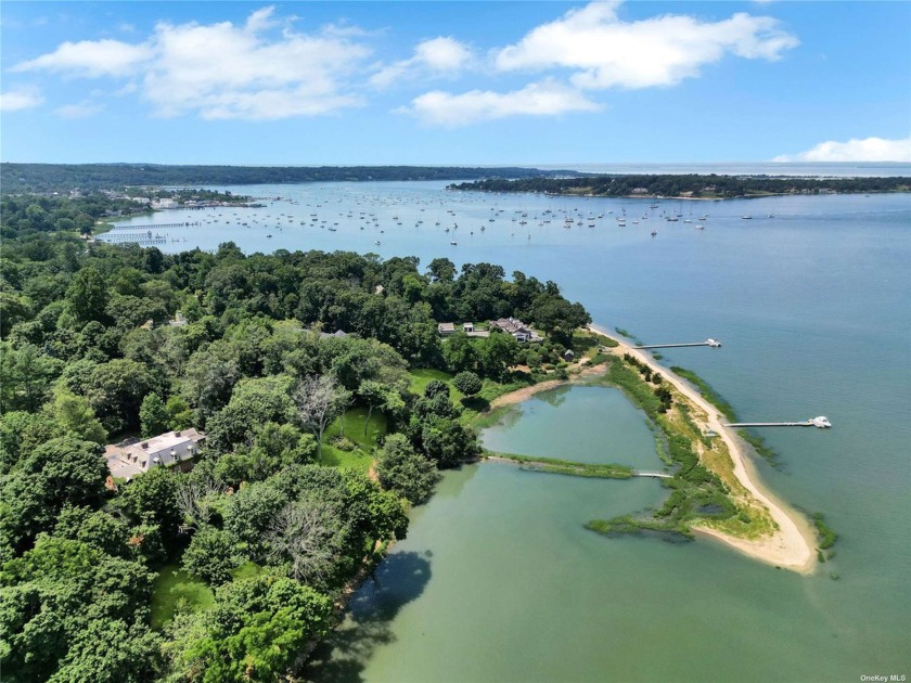 One of the last manageable waterfront estate homes designed by - Beach Home for sale in Oyster Bay Cove, New York on Beachhouse.com