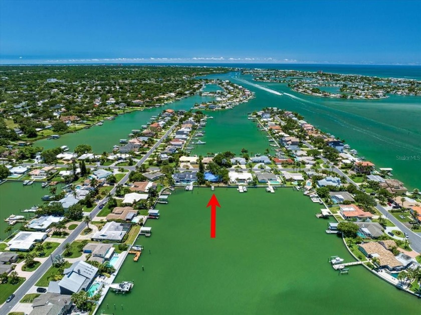 Outstanding location in Harbor Bluffs! Lot size is 95'x125' with - Beach Home for sale in Largo, Florida on Beachhouse.com