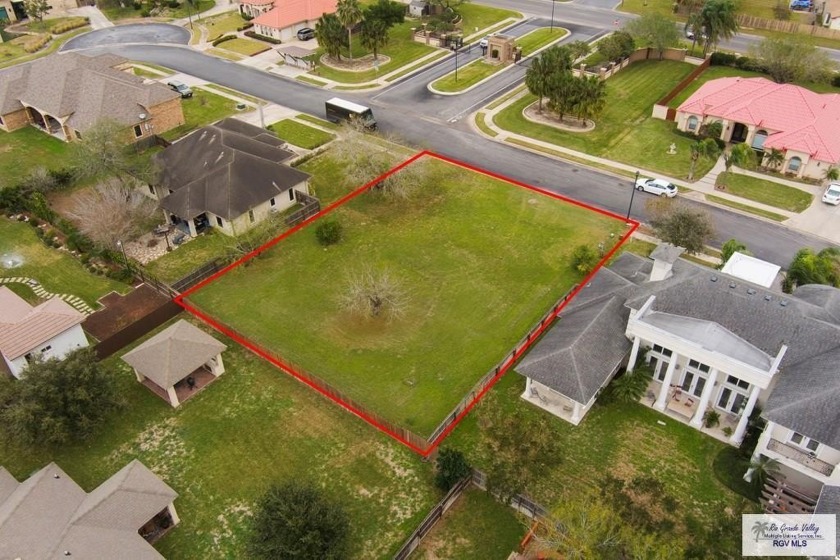 BEAUTIFUL RESIDENTIAL LOT IN EXCLUSIVE GATED NEIGHBORHOOD - Beach Lot for sale in Brownsville, Texas on Beachhouse.com