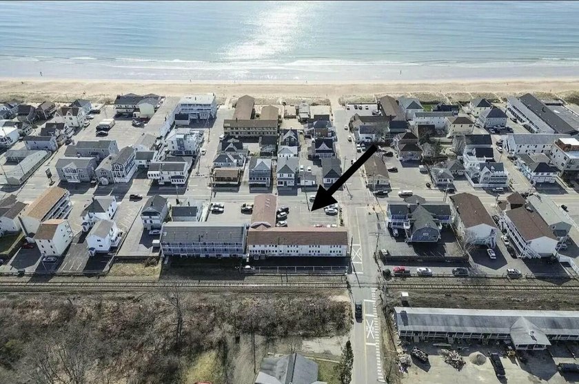 Coastal Living Just Steps from the Sand in Old Orchard Beach! - Beach Condo for sale in Old Orchard Beach, Maine on Beachhouse.com