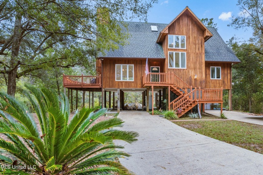 Stunning rustic charm for nature lovers! Love kayaking, boating - Beach Home for sale in D Iberville, Mississippi on Beachhouse.com