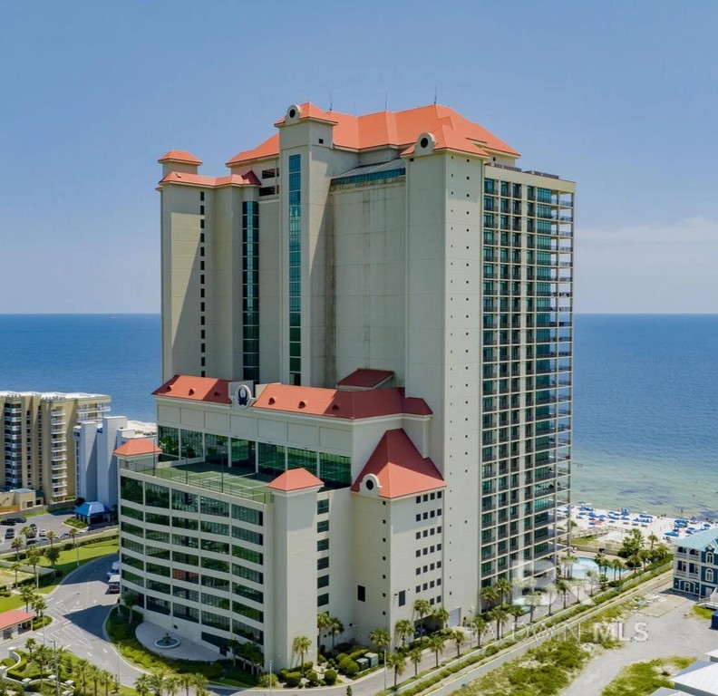 Gorgeous professionally decorated /RENOVATED 3 bed 4 bath luxury - Beach Home for sale in Orange Beach, Alabama on Beachhouse.com