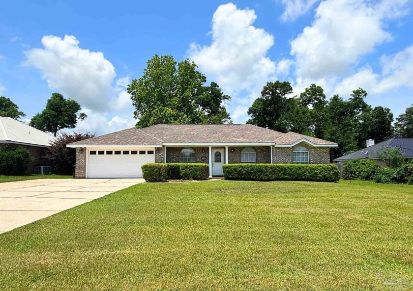 Wonderful 3BED/2BA home in the Woodlands subdivision w/ no - Beach Home for sale in Lillian, Alabama on Beachhouse.com