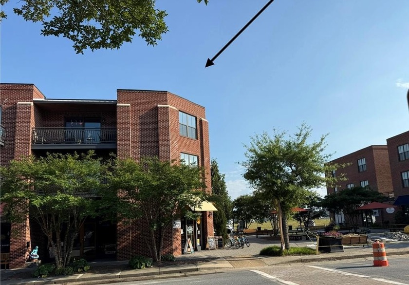 Location..location..location..Corner unit condo w/1400 sq ft on - Beach Condo for sale in Cape Charles, Virginia on Beachhouse.com