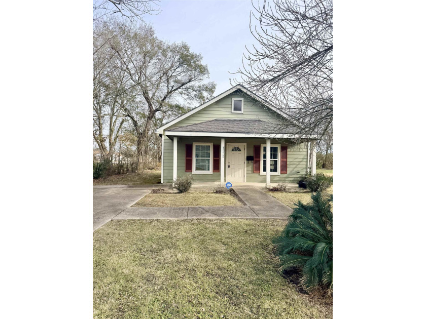 Opportunity is knocking in Port Arthur! This 2010-built home has - Beach Home for sale in Port Arthur, Texas on Beachhouse.com