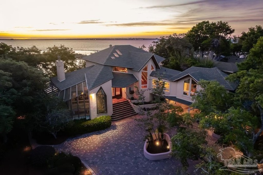 Set atop one of Gulf Breeze's highest points, this exceptional - Beach Home for sale in Gulf Breeze, Florida on Beachhouse.com