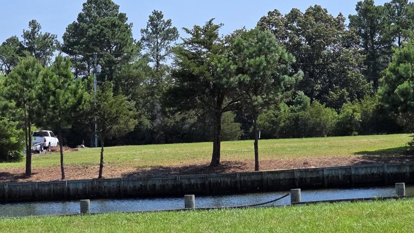 Schooner Bay is a small development just minutes from the town - Beach Lot for sale in Onancock, Virginia on Beachhouse.com