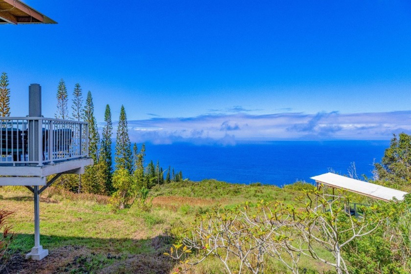 One of the Most Rare and Magical Estates on Earth.See the South - Beach Home for sale in Captain Cook, Hawaii on Beachhouse.com