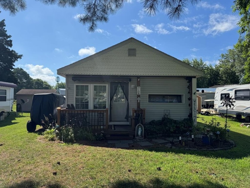 Nice two bedroom, one bathroom, living room, kitchen, pantry - Beach Home for sale in Horntown, Virginia on Beachhouse.com