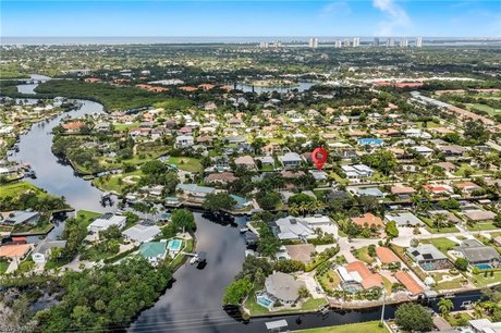 Welcome to build your dream home! This stunning waterfront - Beach Home for sale in Bonita Springs, Florida on Beachhouse.com