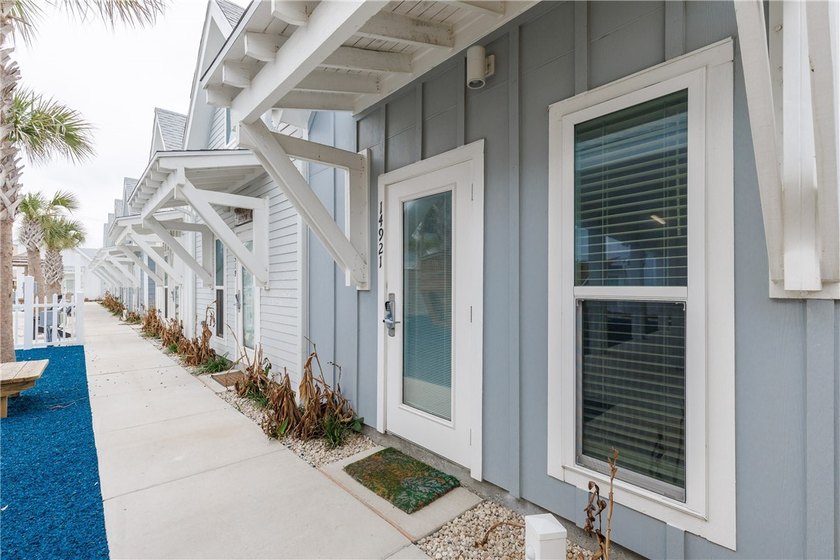 Gorgeous, well appointed townhome on the entrance to Access Road - Beach Townhome/Townhouse for sale in Corpus Christi, Texas on Beachhouse.com