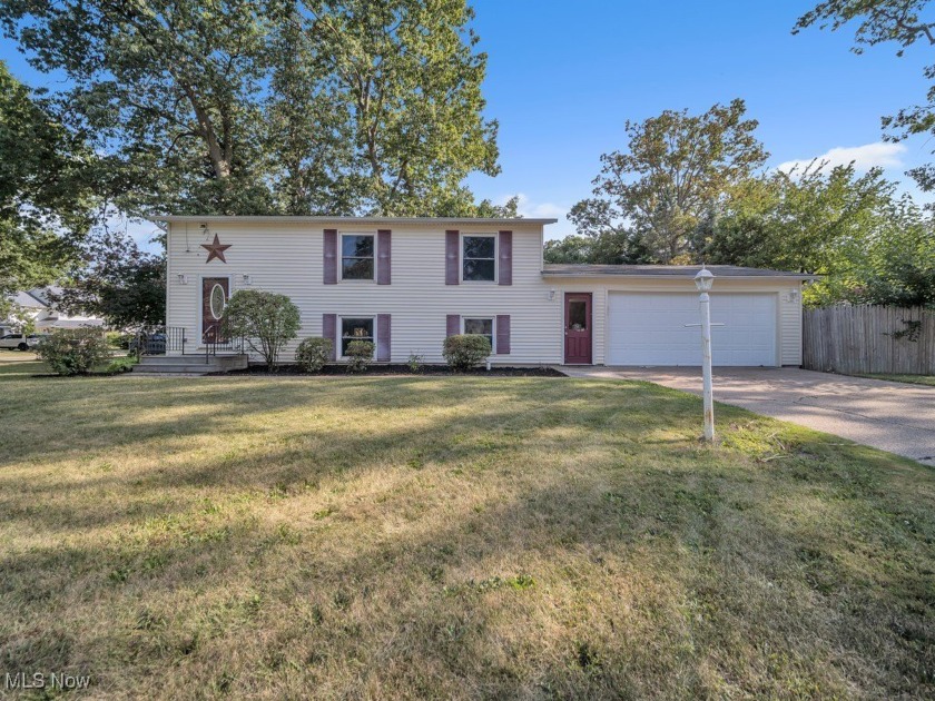 Welcome Home! Located less than 1 mile from Lake Erie.  The - Beach Home for sale in Vermilion, Ohio on Beachhouse.com