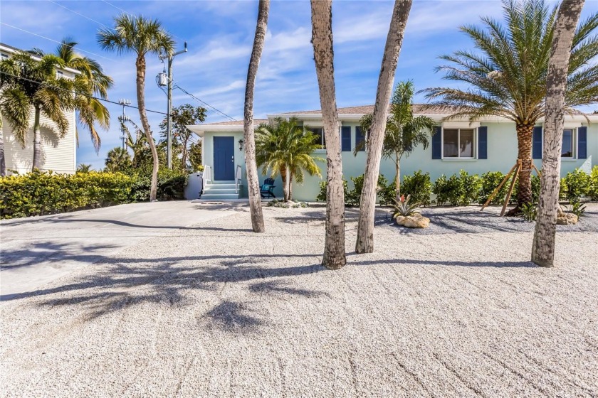 Under contract-accepting backup offers. WELCOME HOME to this - Beach Condo for sale in Holmes Beach, Florida on Beachhouse.com