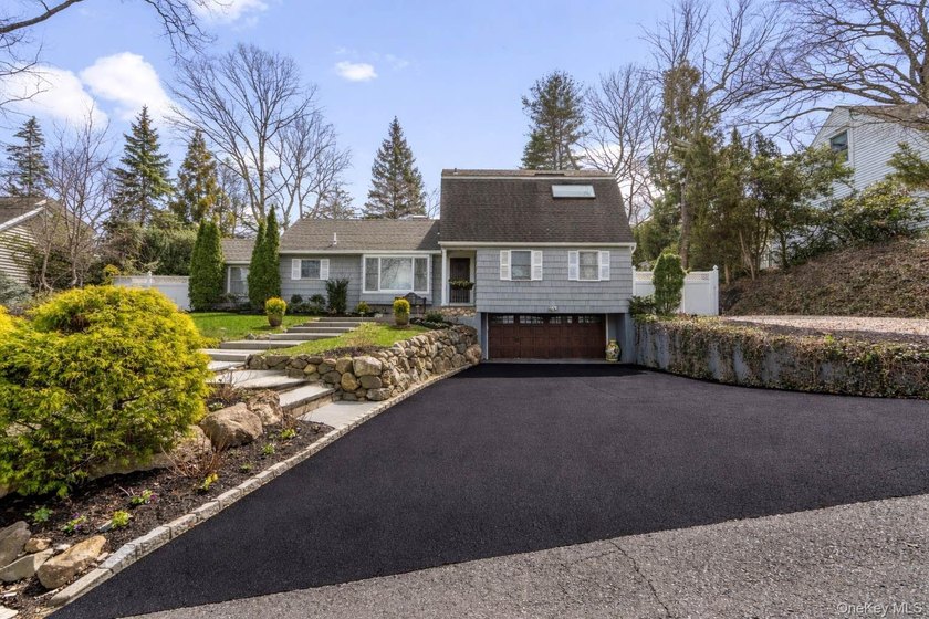 Introducing a Truly Exceptional Residence, Impeccably Maintained - Beach Home for sale in Oyster Bay, New York on Beachhouse.com