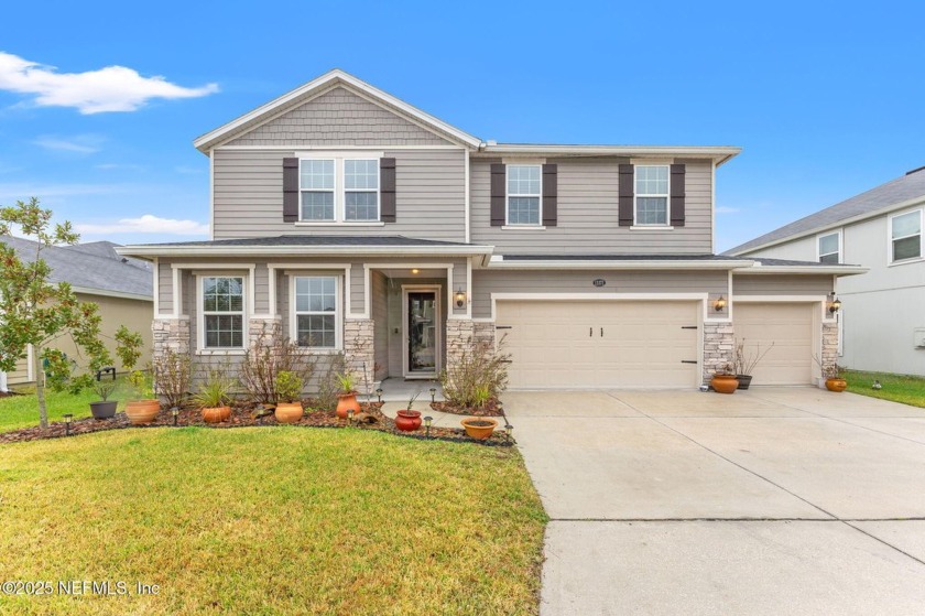 Beautiful home in a quiet neighborhood. This spacious two story - Beach Home for sale in Jacksonville, Florida on Beachhouse.com