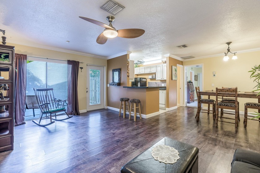 2/1.5 first-floor condo with enclosed patio offering extra - Beach Condo for sale in Boynton Beach, Florida on Beachhouse.com