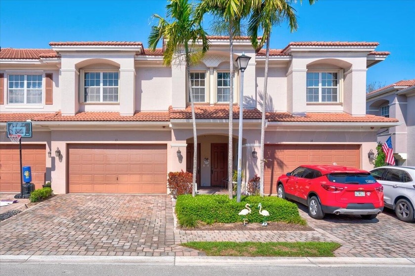 Welcome to the perfect blend of style, space, and convenience! - Beach Townhome/Townhouse for sale in Boynton Beach, Florida on Beachhouse.com