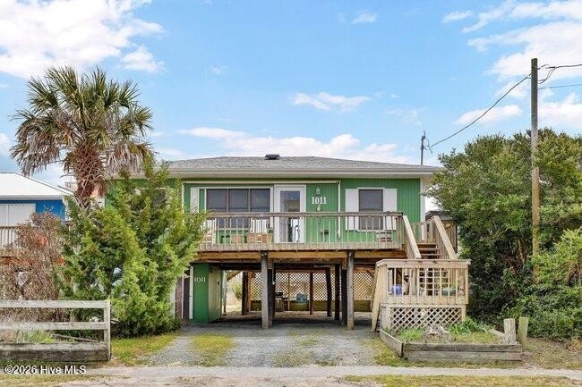 Discover the quintessential beach lifestyle in this impeccably - Beach Home for sale in Topsail Beach, North Carolina on Beachhouse.com