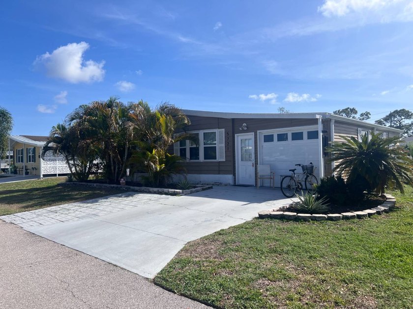 Seller is ready for their next chapter-now's your chance to - Beach Home for sale in Sarasota, Florida on Beachhouse.com