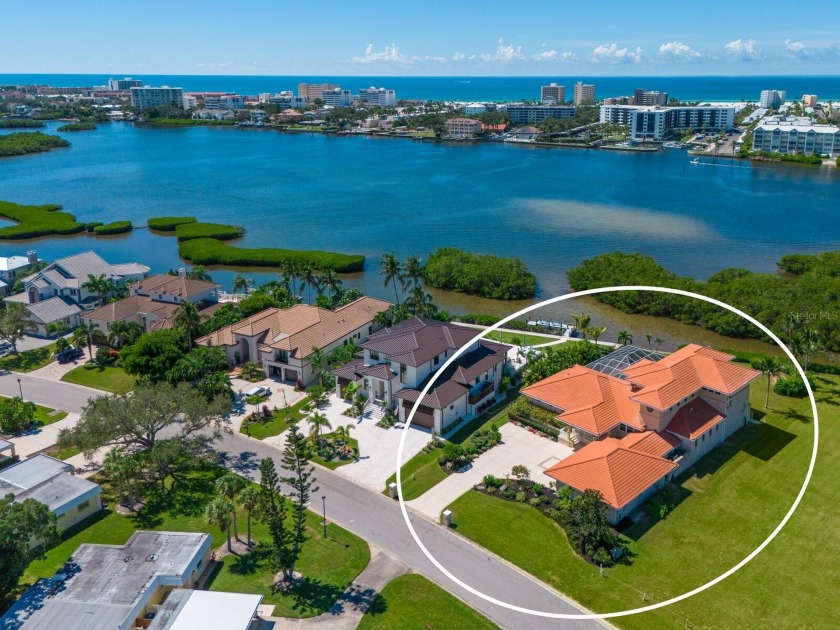 Welcome to 'The Retreat at Tidewood', a boater's paradise - Beach Home for sale in Sarasota, Florida on Beachhouse.com