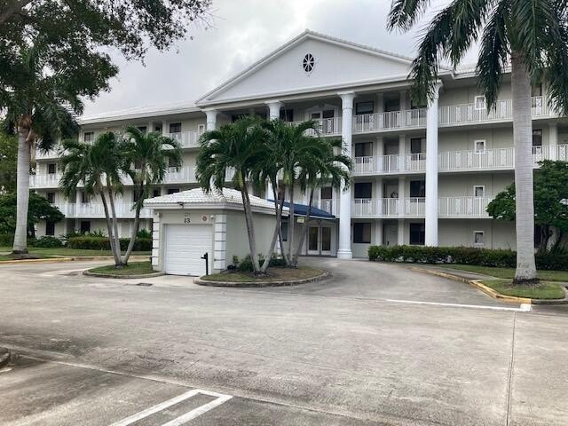 CONVENIENT 2BEDRM/2BTH FIRST FLOOR UNIT WITH UNOBSTRUCTED - Beach Condo for sale in West Palm Beach, Florida on Beachhouse.com