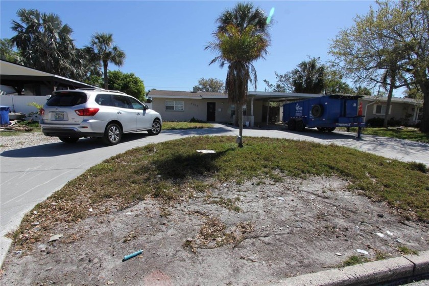Short Sale. *SHORT SALE!! SHORT SALE!! Seller accepting CASH - Beach Home for sale in St. Petersburg, Florida on Beachhouse.com