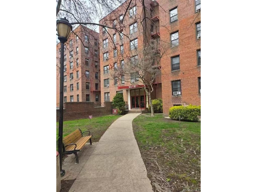 Welcome to this south facing two bedroom one bath unit on the - Beach Home for sale in Flushing, New York on Beachhouse.com