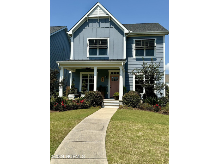 Indulge in your nearly 3,000 square foot move-in-ready coastal - Beach Home for sale in Wilmington, North Carolina on Beachhouse.com