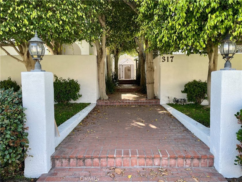 Welcome to 317 S Broadway, Unit C -- a beautifully appointed - Beach Townhome/Townhouse for sale in Redondo Beach, California on Beachhouse.com