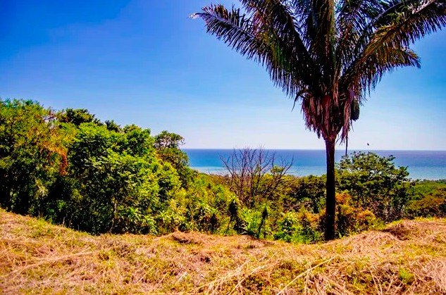 Nestled on the lower slopes of the Montana Sector in La Reserva - Beach Lot for sale in Playa Camaronal,  on Beachhouse.com