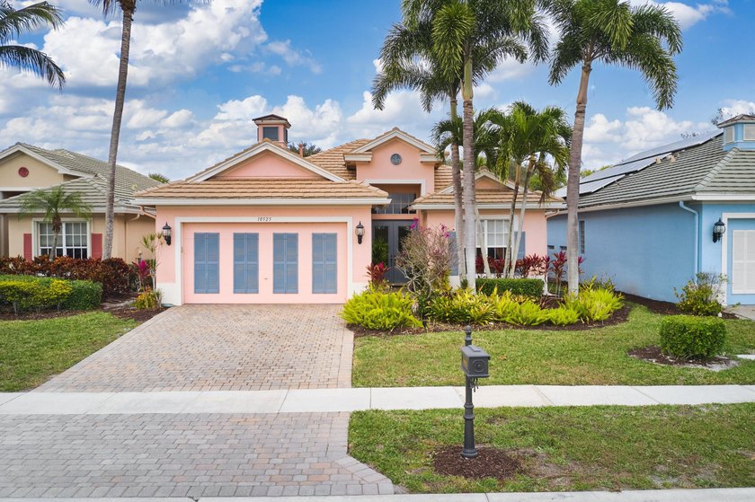 This beautifully maintained 3 bedroom, 2 bath golf course pool - Beach Home for sale in West Palm Beach, Florida on Beachhouse.com