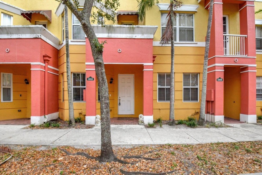 &#127969; Stunning 3-Bedroom Townhome with Incredible - Beach Townhome/Townhouse for sale in West Palm Beach, Florida on Beachhouse.com