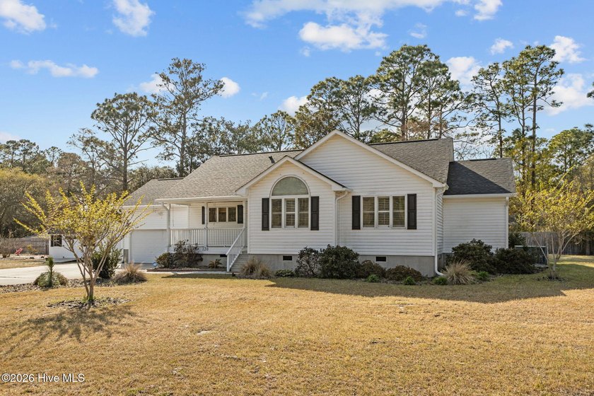 Seller is offering a $5,000 use as you choose credit! This - Beach Home for sale in Cape Carteret, North Carolina on Beachhouse.com