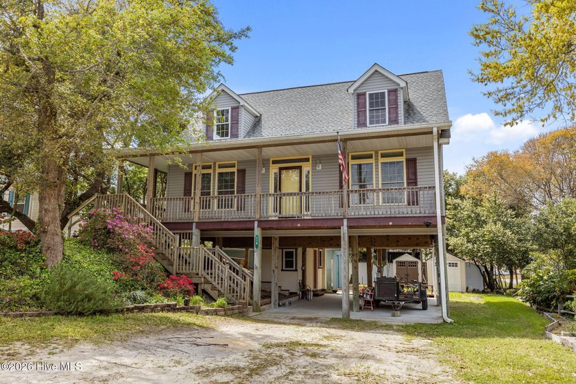 Custom-built modular home on pilings featuring 9' ceilings, 6'' - Beach Home for sale in Emerald Isle, North Carolina on Beachhouse.com