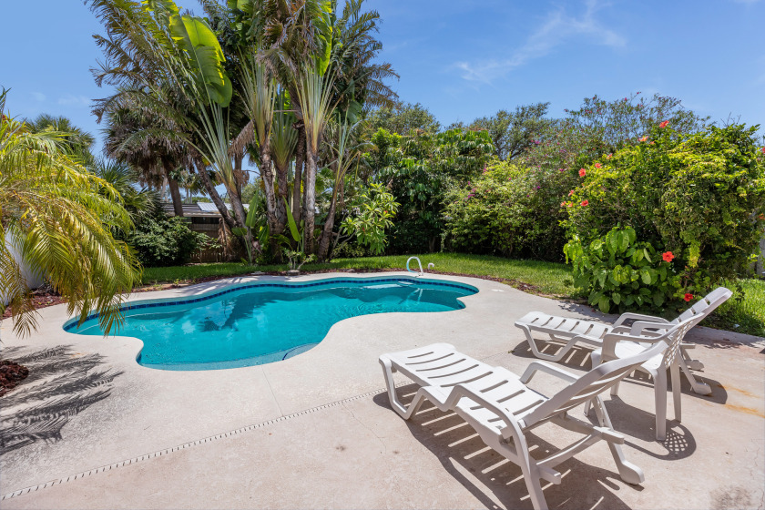 Heated Pool- Tropical Paradise 4 bedrooms 2 - Beach Vacation Rentals in Cocoa Beach, Florida on Beachhouse.com