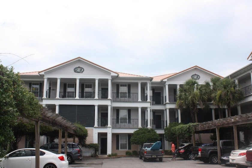 UPSCALE,SPACIOUS 2 BEDROOM 2 BATH CONDO IN THE HISTORICAL BROOKS - Beach Condo for sale in Fort Walton Beach, Florida on Beachhouse.com