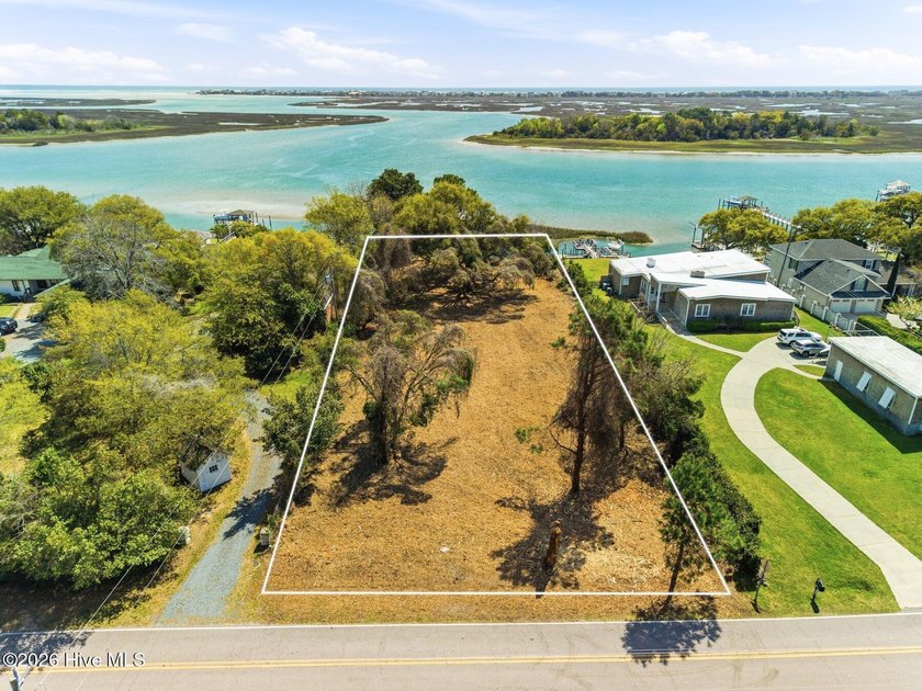 An extraordinarily rare offering along the Intracoastal Waterway - Beach Lot for sale in Wilmington, North Carolina on Beachhouse.com