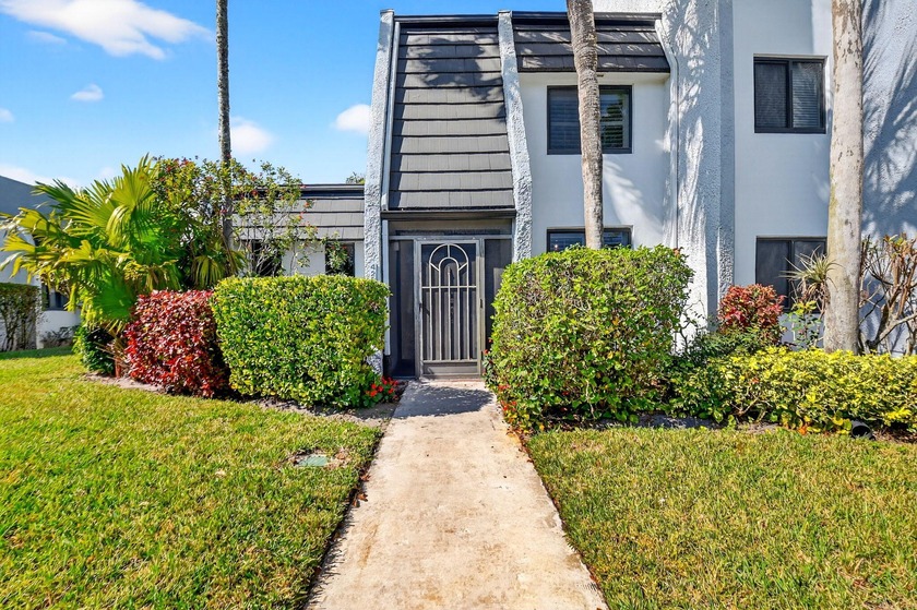Fantastic location, ultra private, Country Club living without - Beach Townhome/Townhouse for sale in Lake Worth, Florida on Beachhouse.com